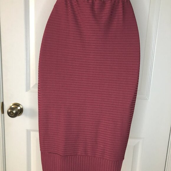 Guess Burgundy 2 Piece Set Zip-Up Skirt & Top (Top is XXS & Skirt is XS) - Picture 11 of 14